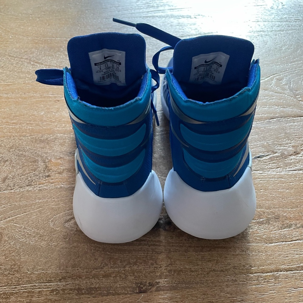 2015 Nike Hyperdunk - image 5